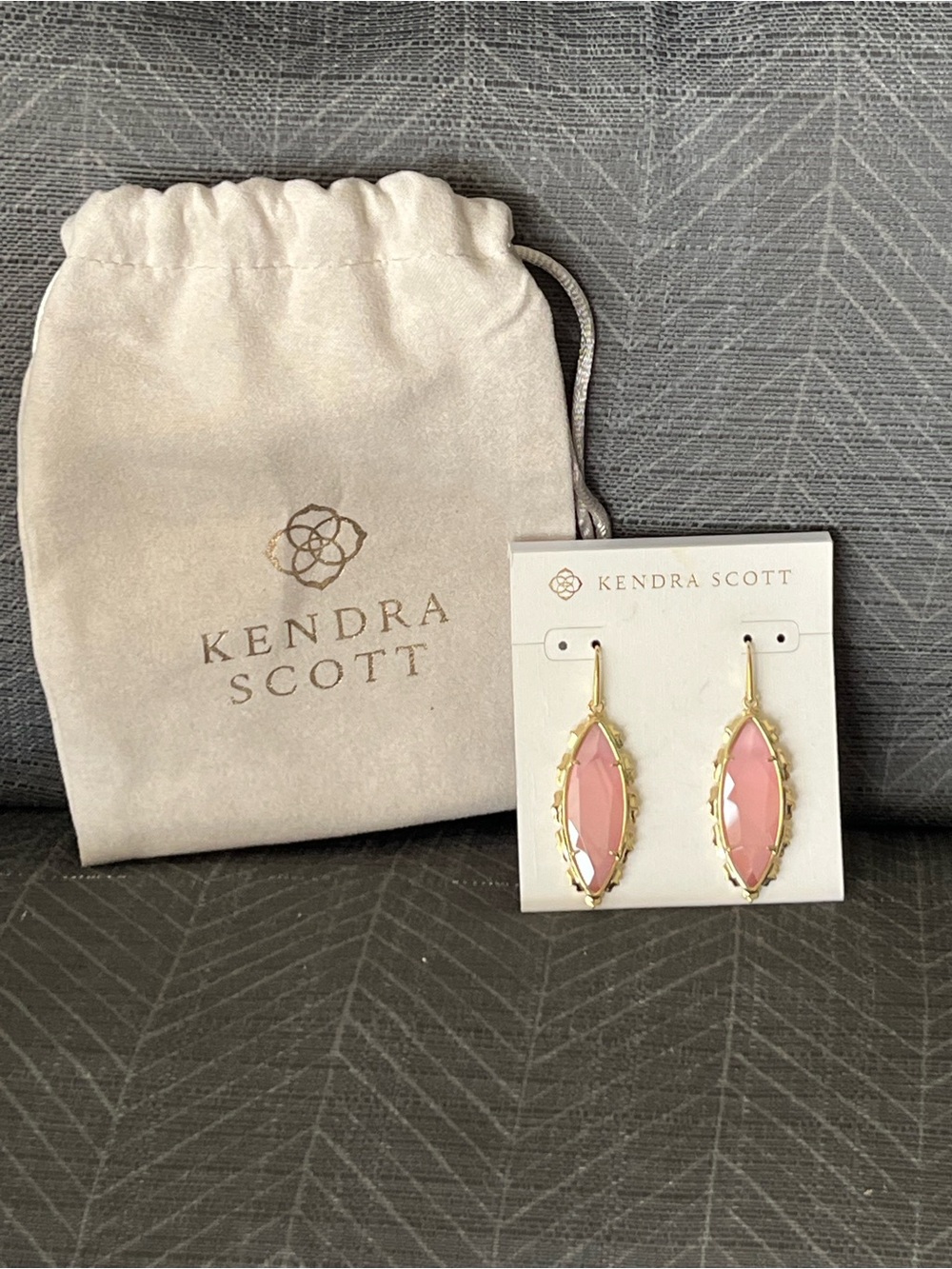 NWT Kendra Scott Pink Genevieve Drop Earrings in Gold-Tone & Dust Bag